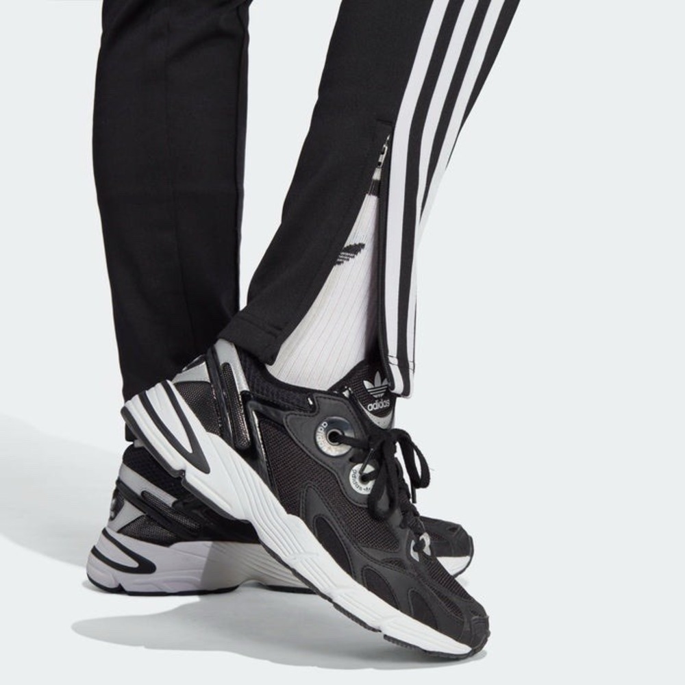 Adidas Womens Size 2XS SST Track Pants Pockets 3 Stripe Black White Slim IK6600 - Picture 8 of 9